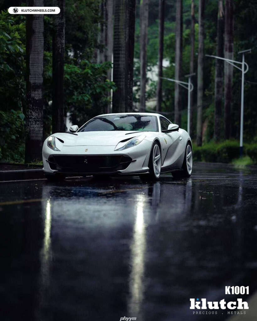 Ferrari 812 equipped with Klutch K1001 forged wheels in the rain.